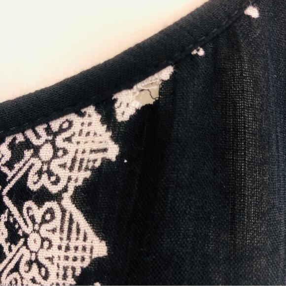 NWT Angie Black Red Boho Inspired Print Long Sleeve Top 3 button Scoop Neck Top - Picture 9 of 16